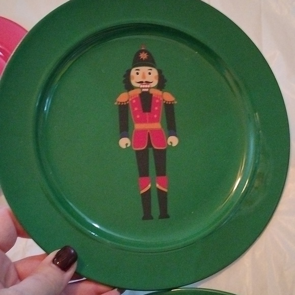 FAO Schwartz Nutcracker, set of 4 Cups + 4 Dessert Plates in Melamine - Picture 8 of 13